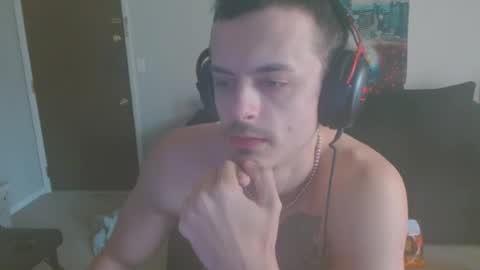 Snapshot of tommystrokes_ chatting on 02/14/25, 09:10 Tommy Strokes online show from 02/14/25, 09:10