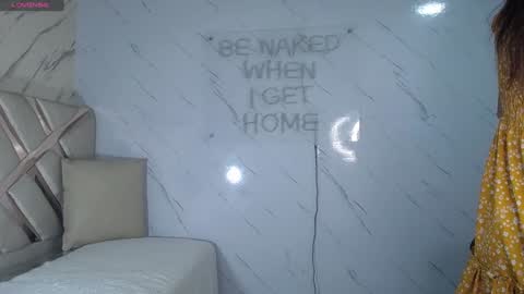 Snapshot of tomoe_b chatting on 01/18/25, 03:31 leyla online show from 01/18/25, 03:31