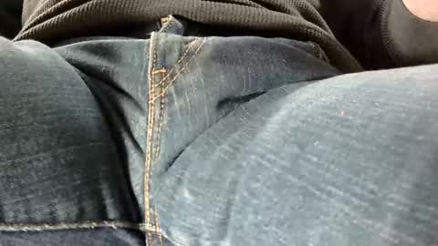 Snapshot of tomscibbly chatting on 01/01/25, 10:46 tomscibbly online show from 01/01/25, 10:46