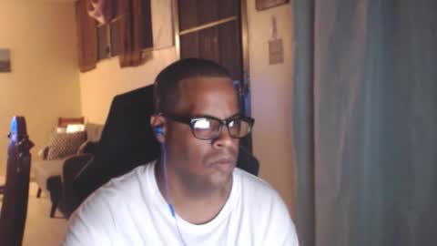 Snapshot of toni2814 chatting on 01/17/26, 03:00 Antonio online show from 01/17/26, 03:00