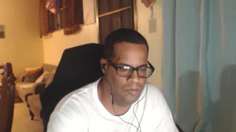 Snapshot of toni2814 chatting on 02/05/26, 02:05 Antonio online show from 02/05/26, 02:05