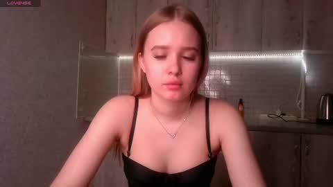 Snapshot of toni_pittmann chatting on 06/19/26, 05:17 toni_pittmann online show from 06/19/26, 05:17