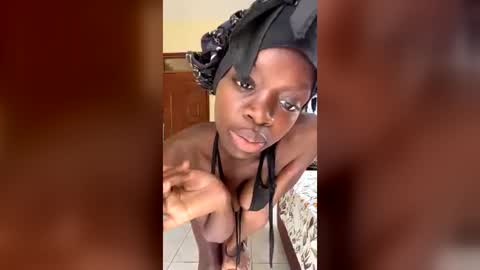 toniaashley7 online show from 08/01/26, 07:18