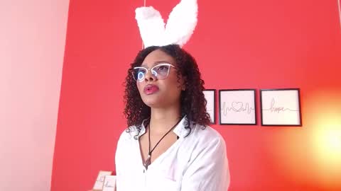 Snapshot of toninahazze chatting on 12/22/25, 03:36 Tonina online show from 12/22/25, 03:36