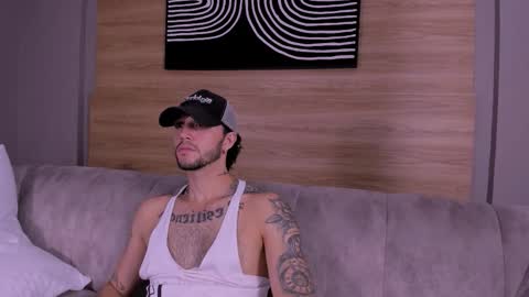 Snapshot of tonny__08 chatting on 11/08/25, 01:44 Tonny online show from 11/08/25, 01:44