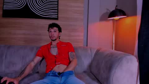 Snapshot of tonny__08 chatting on 11/19/25, 01:33 Tonny online show from 11/19/25, 01:33