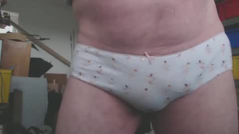 Snapshot of tonsk chatting on 01/27/25, 02:35 tonsk online show from 01/27/25, 02:35