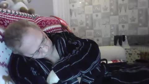 Snapshot of tony14712 chatting on 12/06/24, 02:13 tony14712 online show from 12/06/24, 02:13