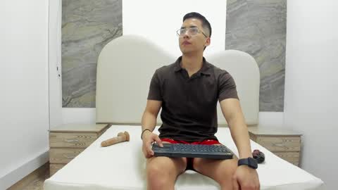 Snapshot of tony_foxx1 chatting on 04/08/26, 12:16 TONY online show from 04/08/26, 12:16