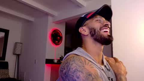 tony muscle1 online show from 10/05/25, 11:02