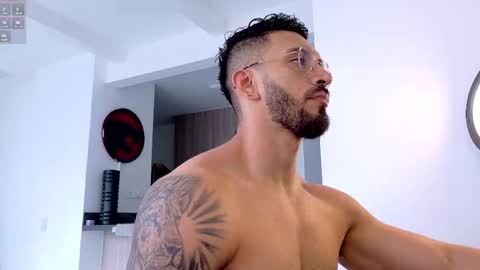 tony muscle1 online show from 11/02/25, 06:43