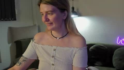Snapshot of tonyameow chatting on 07/05/26, 01:12 Tonya online show from 07/05/26, 01:12