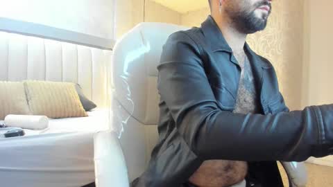 Snapshot of tonylatino_ chatting on 02/12/26, 01:06 Tony online show from 02/12/26, 01:06