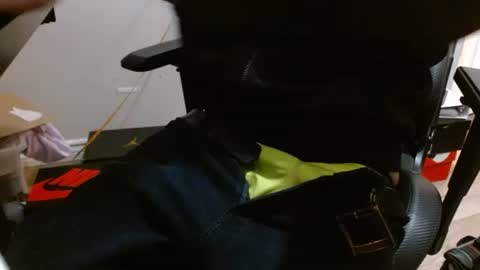 Snapshot of tonytonytony3001 chatting on 01/03/25, 07:50 tonytonytony3001 online show from 01/03/25, 07:50