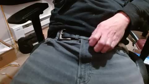 Snapshot of tonytonytony3001 chatting on 01/21/25, 03:32 tonytonytony3001 online show from 01/21/25, 03:32