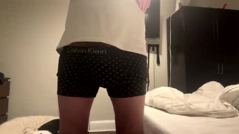 Snapshot of tonytonytony3001 chatting on 03/08/25, 03:17 tonytonytony3001 online show from 03/08/25, 03:17