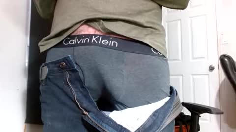 Snapshot of tonytonytony3001 chatting on 02/19/26, 08:27 tonytonytony3001 online show from 02/19/26, 08:27