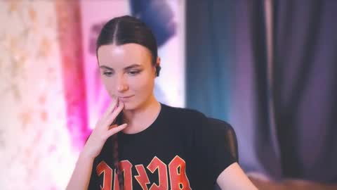 Elizabeth online show from 03/12/25, 05:17