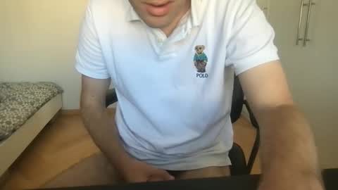 Max online show from 09/19/25, 06:37