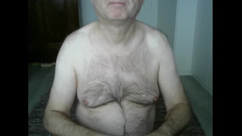 Snapshot of tooohard chatting on 02/03/25, 08:35 Alex online show from 02/03/25, 08:35