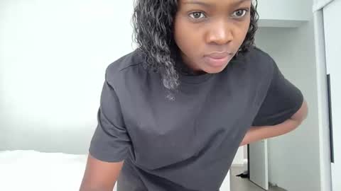 Snapshot of tootie03 chatting on 10/10/25, 07:18 tootie03 online show from 10/10/25, 07:18