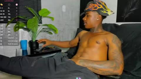 Snapshot of toower_ chatting on 07/14/26, 09:09 T O W E R online show from 07/14/26, 09:09