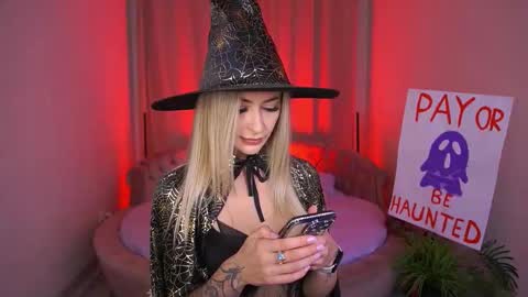 top_grace online show from 10/31/25, 11:06