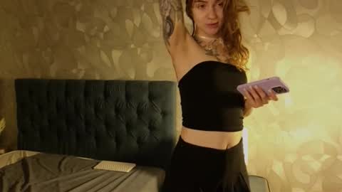 Alice and Sandra online show from 10/13/25, 09:37