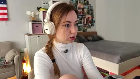 Lina  Next stream January 4  11am UTC 0 online show from 03/23/26, 08:29