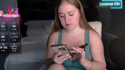 Snapshot of tori_blond chatting on 01/18/26, 06:17 tori_blond online show from 01/18/26, 06:17