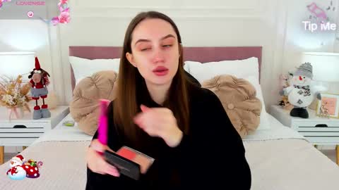 Snapshot of torisonn chatting on 12/14/25, 06:30 Tori online show from 12/14/25, 06:30