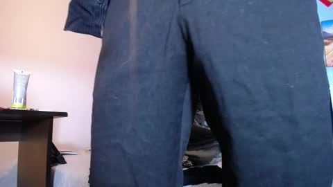 Snapshot of toro_hot chatting on 02/14/25, 02:44 Toro online show from 02/14/25, 02:44