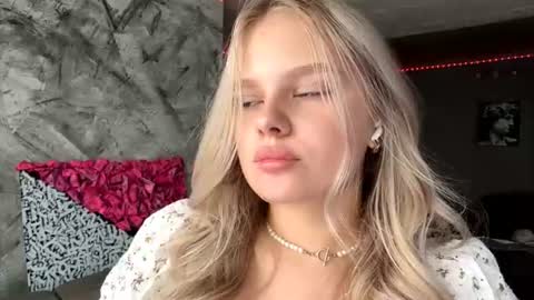 Linda online show from 07/10/26, 06:17