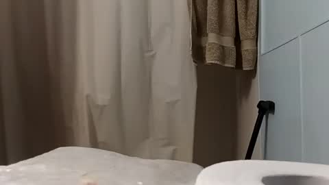 totallyawesome_65 online show from 09/22/25, 08:38