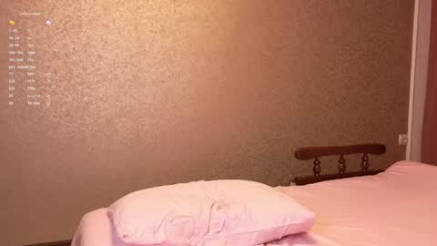 Snapshot of totallytiny_ chatting on 03/04/25, 09:51 see you December 4th beloved friends online show from 03/04/25, 09:51