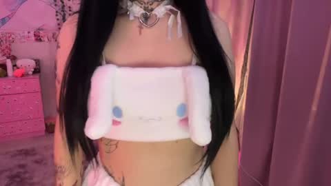 Snapshot of totcherry chatting on 04/16/26, 04:19 Lina online show from 04/16/26, 04:19