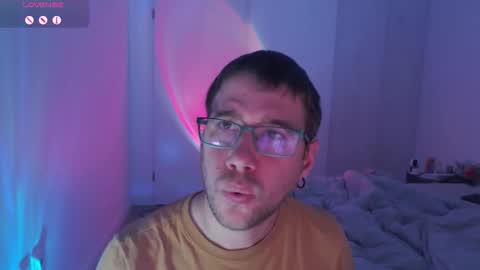 Thomas online show from 11/08/25, 03:07