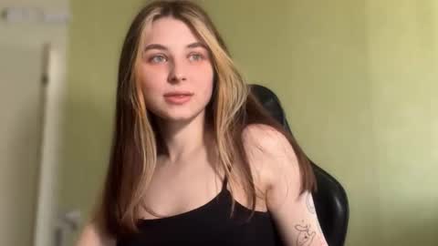 Snapshot of touch_and_run chatting on 03/22/26, 07:12 touch_and_run online show from 03/22/26, 07:12