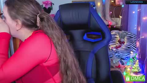   online show from 12/18/25, 08:20