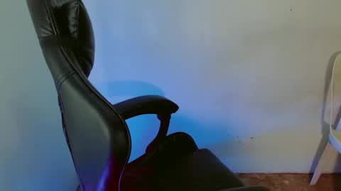 Alison online show from 02/26/25, 01:11