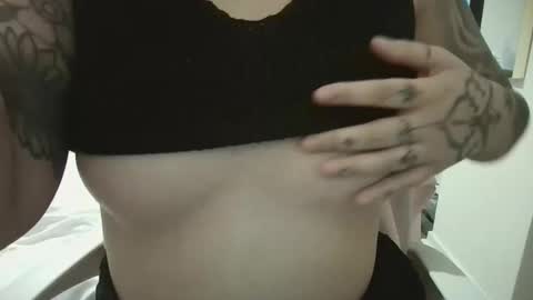 Snapshot of touchtease chatting on 02/01/26, 12:20 touchtease online show from 02/01/26, 12:20