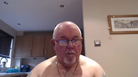 Snapshot of touchwood25 chatting on 12/12/24, 10:34 TOUCHWOOD25 online show from 12/12/24, 10:34