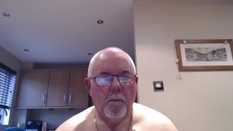 Snapshot of touchwood25 chatting on 12/13/24, 09:46 TOUCHWOOD25 online show from 12/13/24, 09:46