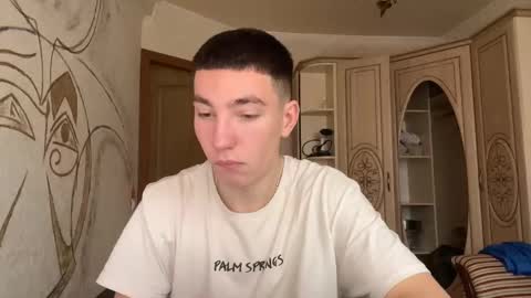 Snapshot of touchx_ chatting on 11/16/25, 10:21 Max online show from 11/16/25, 10:21