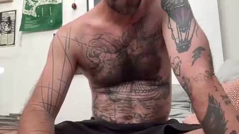 Snapshot of toutsexy chatting on 06/15/26, 09:44 toutsexy online show from 06/15/26, 09:44