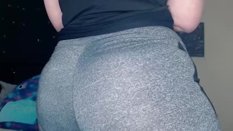 Snapshot of toxiclilly chatting on 12/13/24, 10:30 Lilly Miss Mistress Goddess Maam Queen Boss online show from 12/13/24, 10:30