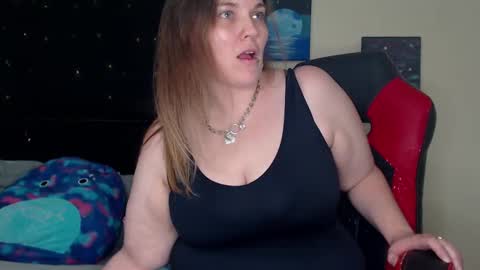 Snapshot of toxiclilly chatting on 12/16/24, 07:26 Lilly Miss Mistress Goddess Maam Queen Boss online show from 12/16/24, 07:26