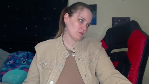 Snapshot of toxiclilly chatting on 12/21/24, 11:33 Lilly Miss Mistress Goddess Maam Queen Boss online show from 12/21/24, 11:33