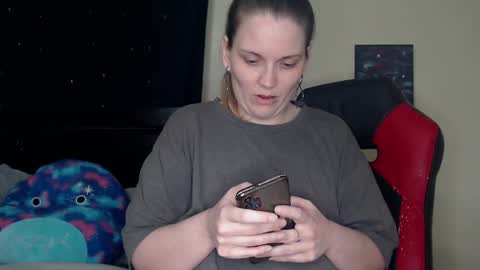 Snapshot of toxiclilly chatting on 12/30/24, 08:54 Lilly Miss Mistress Goddess Maam Queen Boss online show from 12/30/24, 08:54