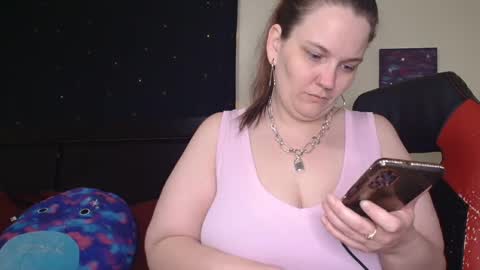 Snapshot of toxiclilly chatting on 10/22/25, 08:03 Lilly Miss Mistress Goddess Maam Queen Boss online show from 10/22/25, 08:03